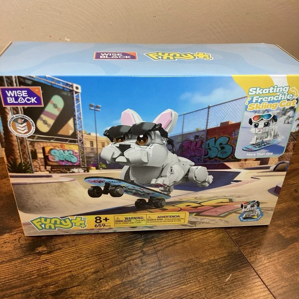 Wise Block Skating Frenchie French Bulldog Building‎ Block Set 659 Pieces